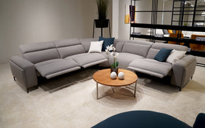 Aiza Modern Sectional with Recliner